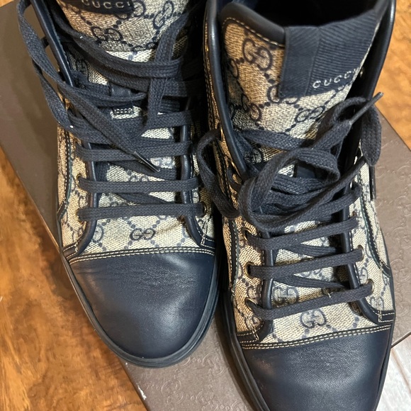 Gucci men sneakers 8 1/2 G gently worn with box. US Sz 9.5. - Picture 7 of 16